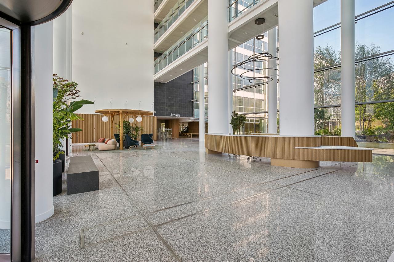 Bureau Charenton-le-Pont 24237m² Location bureau Charenton-le-Pont Val-de-Marne OLBUR2100224 2